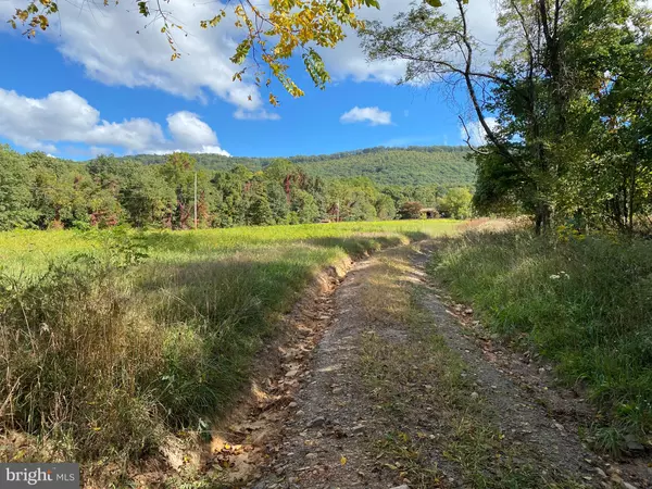 Paw Paw, WV 25434,421 BACK COUNTRY RD