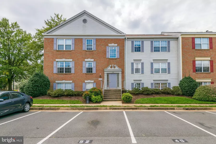 1106 HUNTMASTER TER NE #201, Leesburg, VA 20176