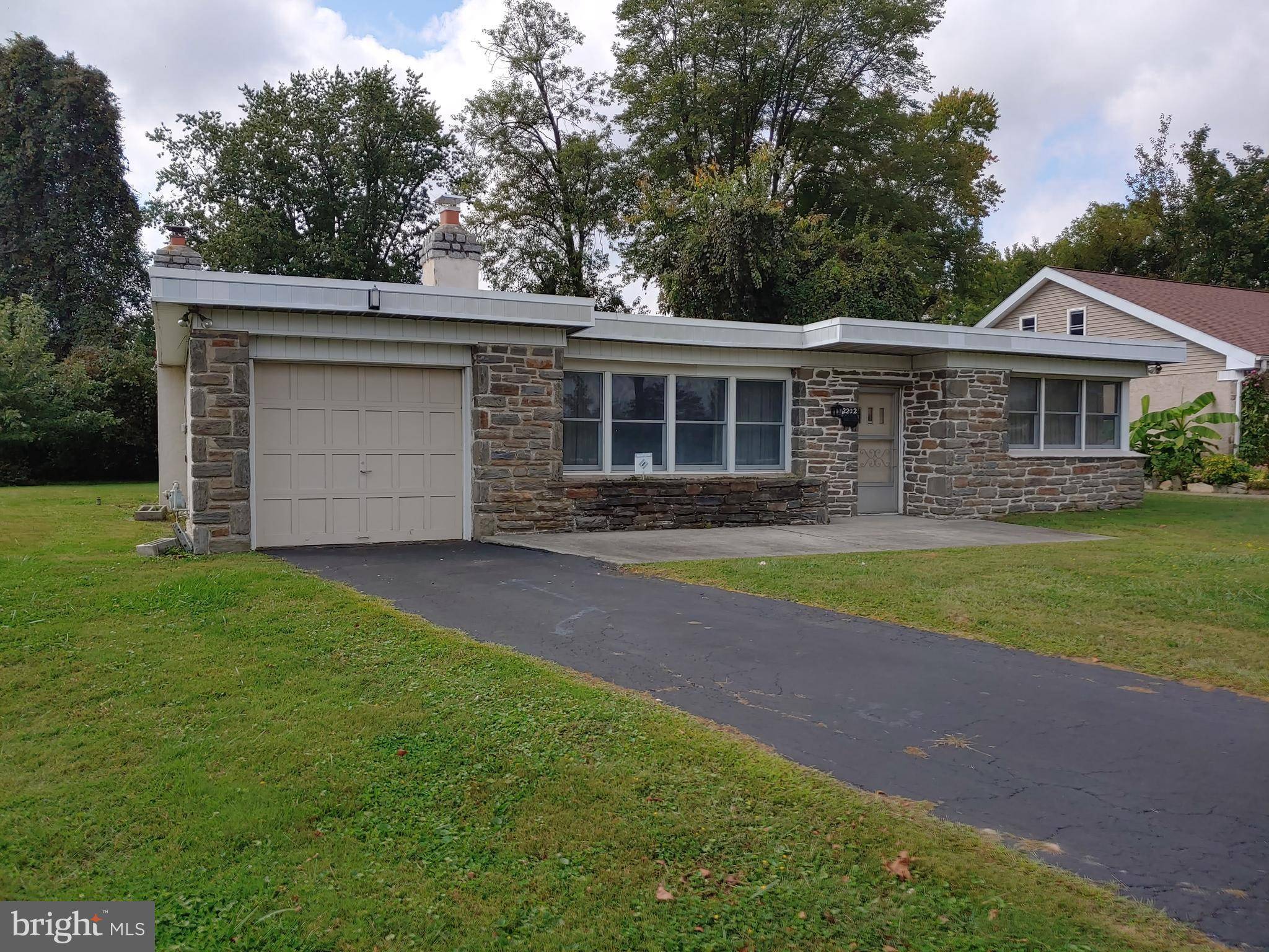 2202 SPROUL RD, Broomall, PA 19008