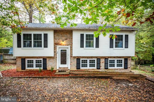 28 HICKORY RIDGE DR, Fredericksburg, VA 22405