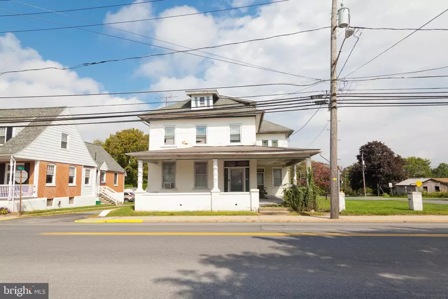 132 W MAIN ST, Terre Hill, PA 17581