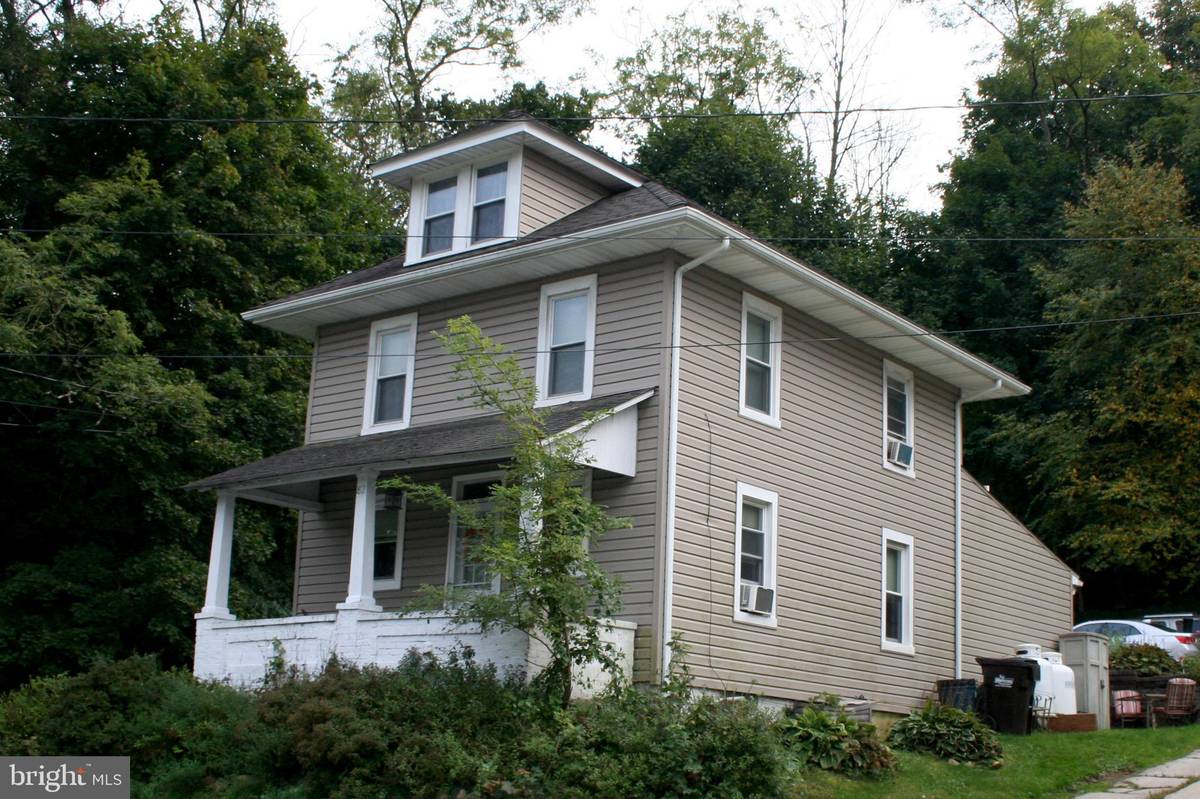 Bechtelsville, PA 19505,82 RACE ST