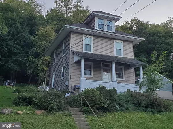 Bechtelsville, PA 19505,82 RACE ST