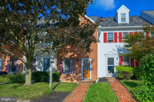 370 CARDINAL RD, Lititz, PA 17543