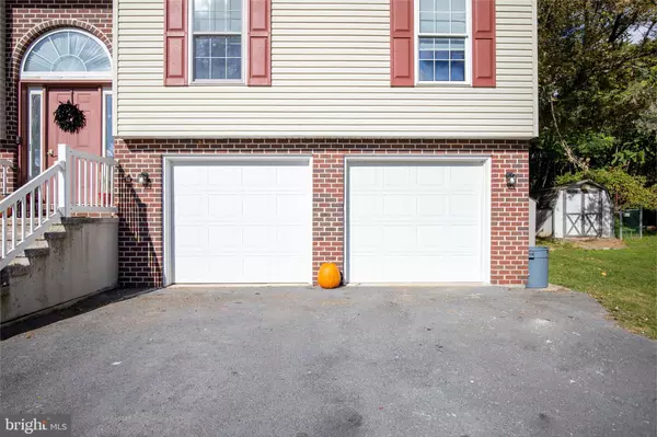 Chambersburg, PA 17202,1573 MEADOW GREEN LN