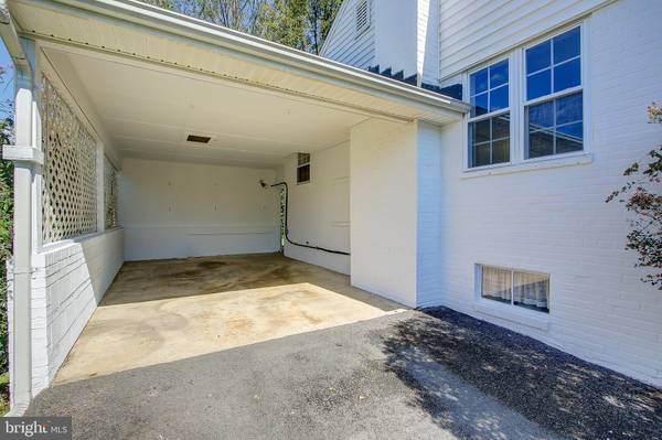 Annandale, VA 22003,7116 WAYNE DR