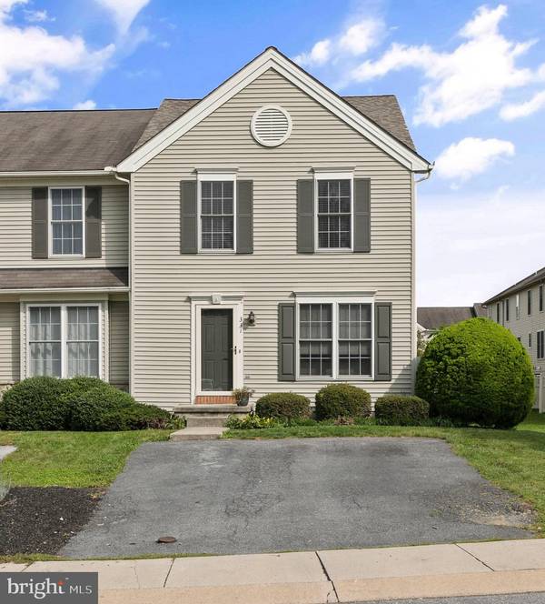 331 BANYAN CIRCLE DR, Lancaster, PA 17603