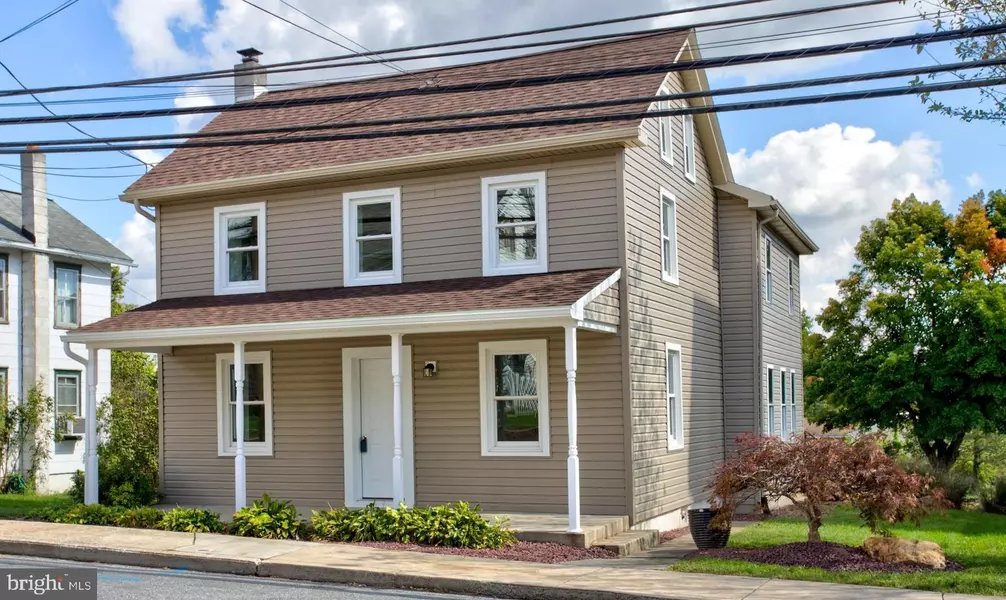 302 BROAD ST, Terre Hill, PA 17581