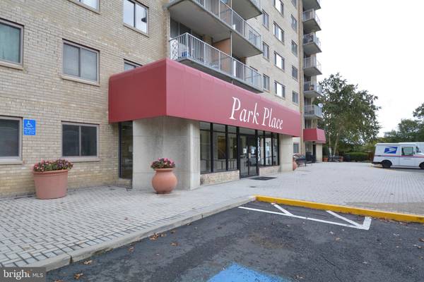 2500 N VAN DORN ST #1002, Alexandria, VA 22302