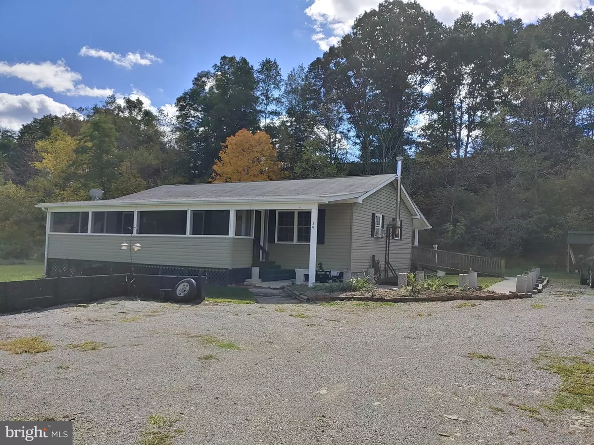 Mathias, WV 26812,39 BAREFOOT LN