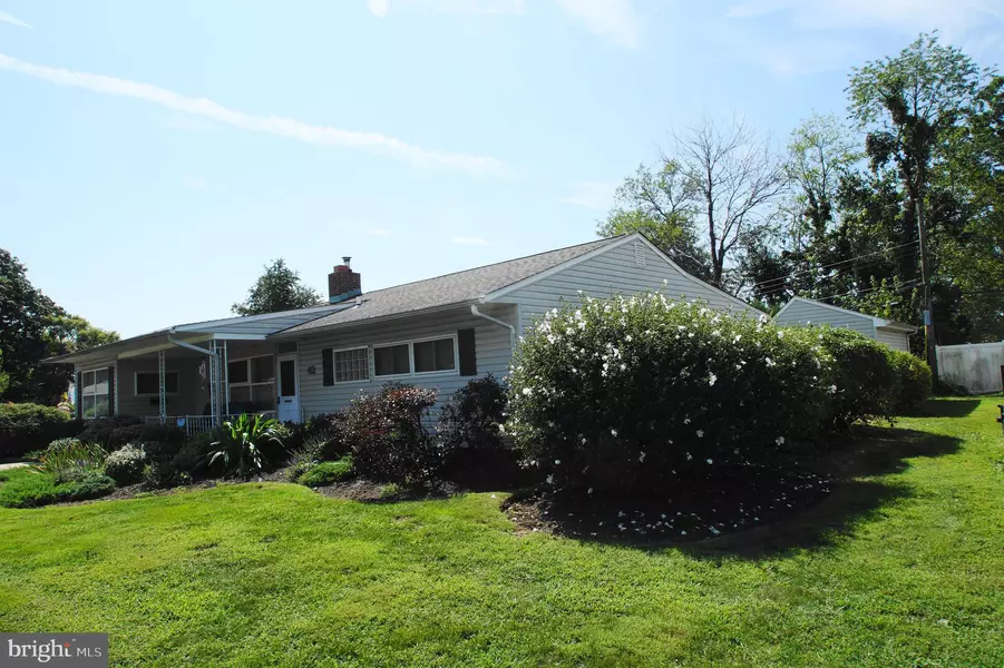 62 STREAM LN, Levittown, PA 19055