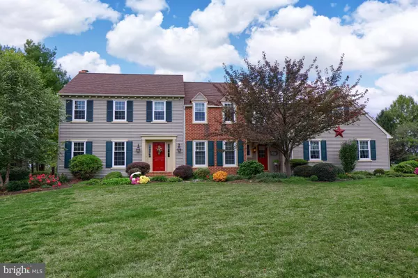 2077 CREEK HILL RD, Lancaster, PA 17601