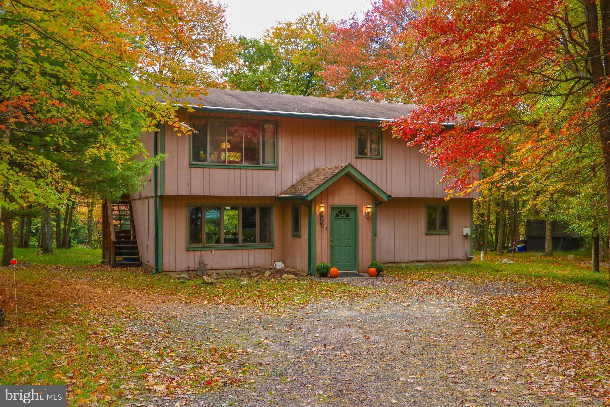 Lake Harmony, PA 18624,5 LUPINE DR
