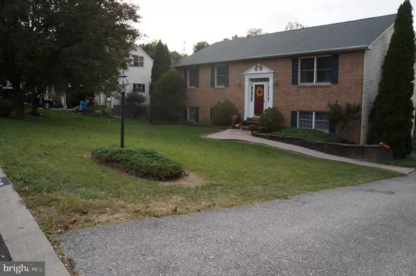 38 MAGNOLIA LN, Hanover, PA 17331