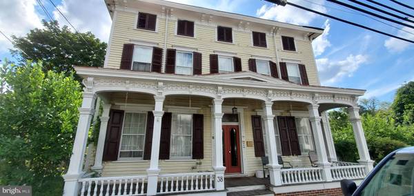 38 MAIN ST, Southampton, NJ 08088