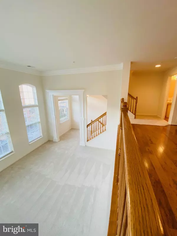 Centreville, VA 20121,6070-B WICKER LN #158