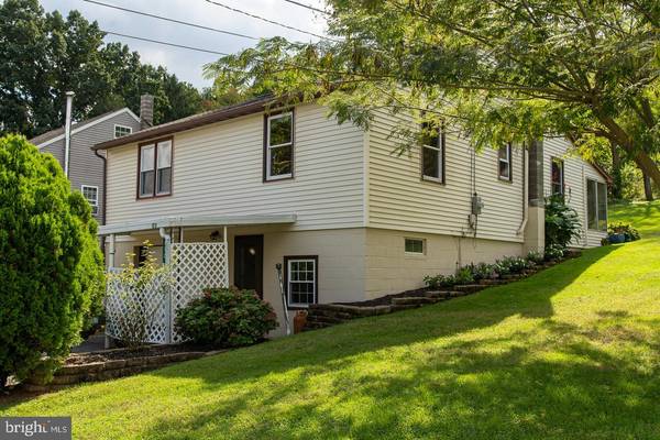 170 SEYFERT DR, Birdsboro, PA 19508