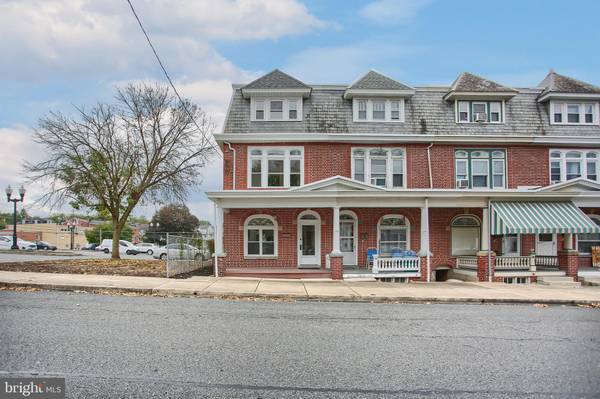 114 W FRANKLIN ST, Ephrata, PA 17522