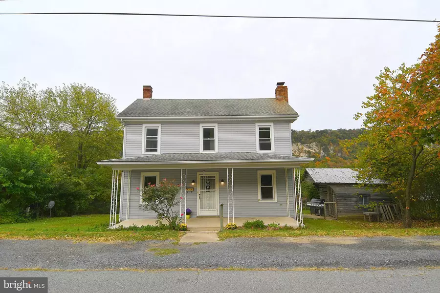 28 S LAUREL AVE, Berkeley Springs, WV 25411