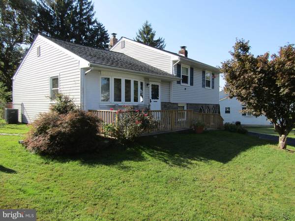 399 WESTFIELD DR, Broomall, PA 19008