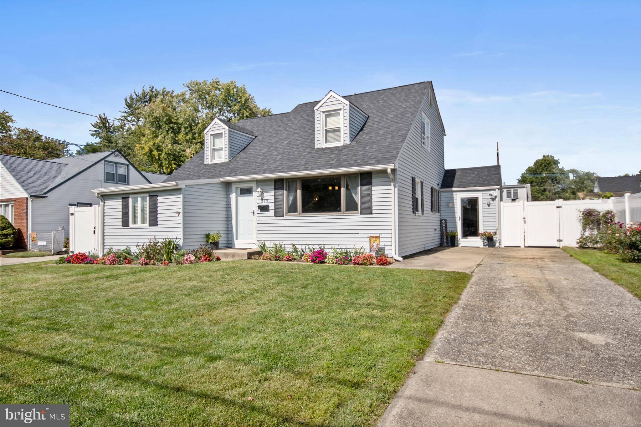 219 RUSSELL AVE, Barrington, NJ 08007
