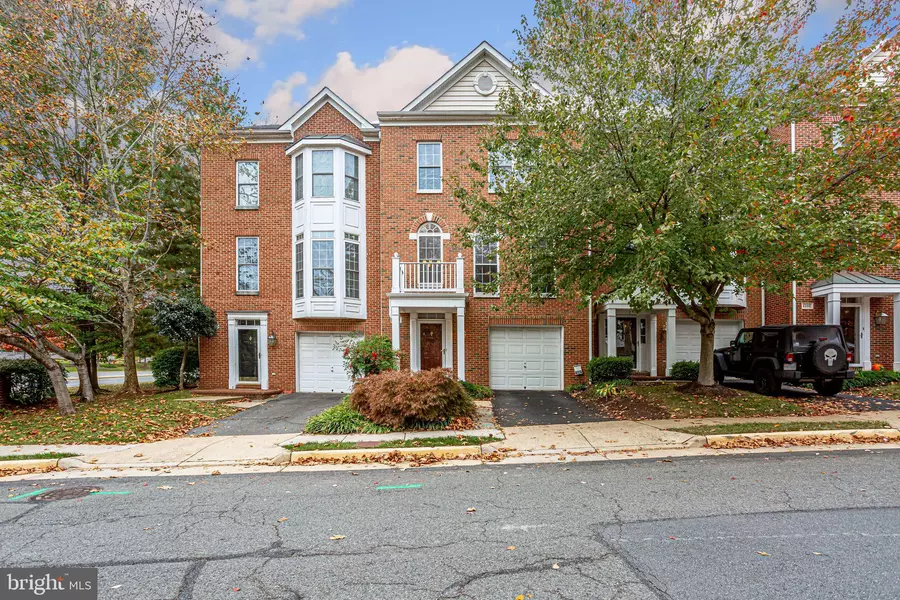 4238 LOWER PARK DR, Fairfax, VA 22030