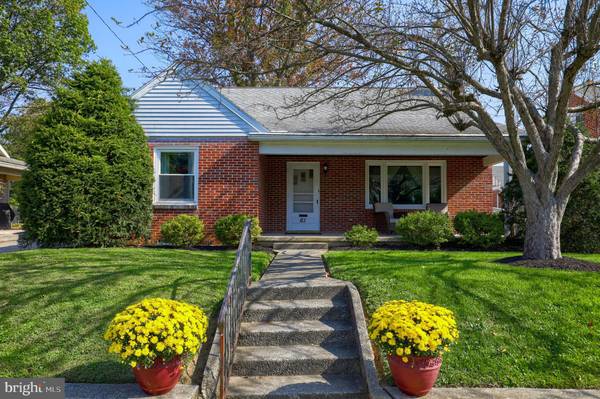 61 S FULTON ST, Manheim, PA 17545