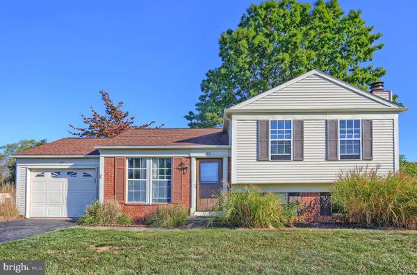 86 HONEYSUCKLE DR, Mechanicsburg, PA 17050