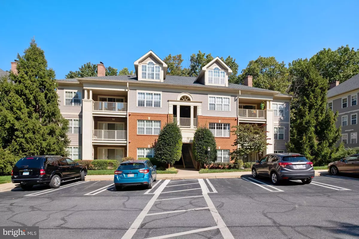 Gaithersburg, MD 20878,135 TIMBERBROOK LN #302