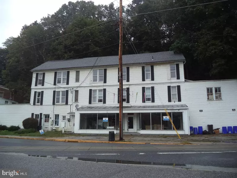 31 MAIN ST, Glen Rock, PA 17327