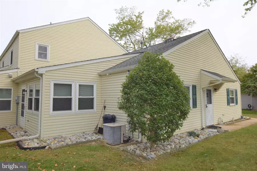 25 CARRIBEAN CT, Barnegat, NJ 08005