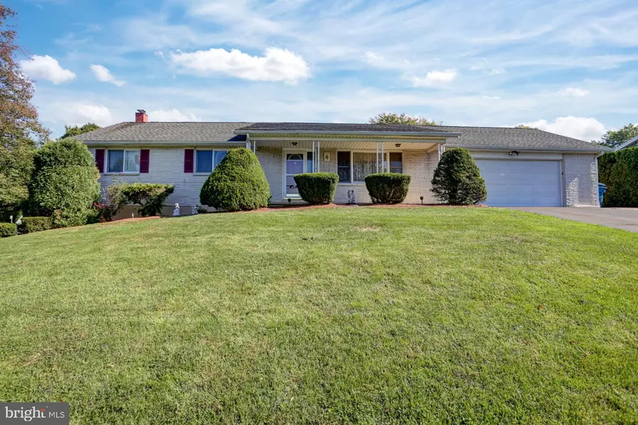 1569 FAIRVIEW DR, Leesport, PA 19533