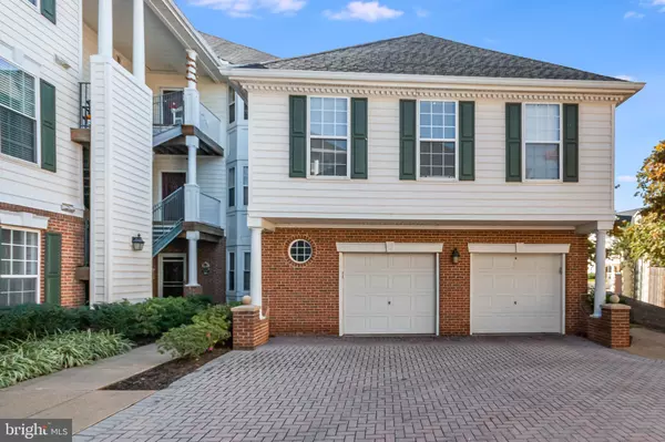 Chantilly, VA 20152,43114 WATERCREST SQ #303