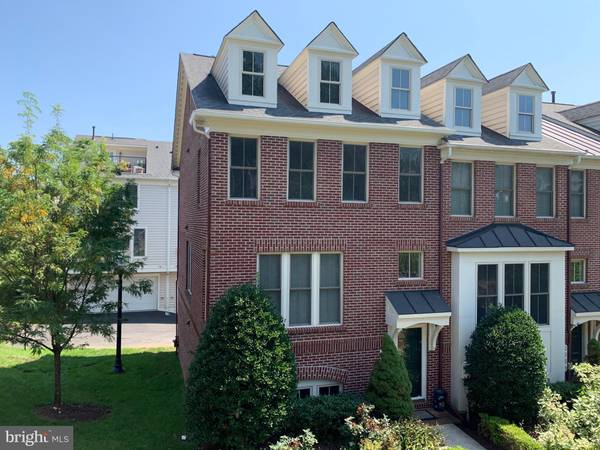 2648 S KENMORE CT, Arlington, VA 22206