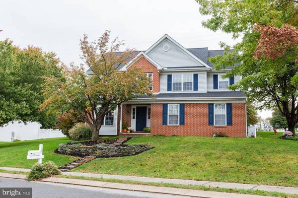 301 OAK LEAF LN, Lancaster, PA 17602