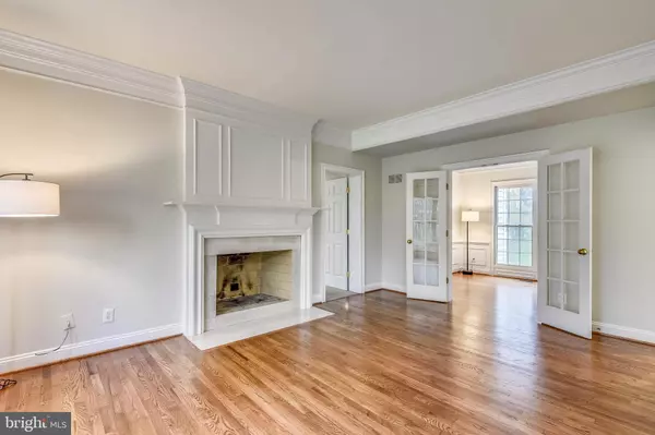 Oakton, VA 22124,3103 SADDLE CREST LN