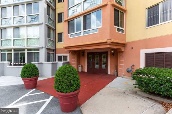 14800 PENNFIELD CIR #206, Silver Spring, MD 20906