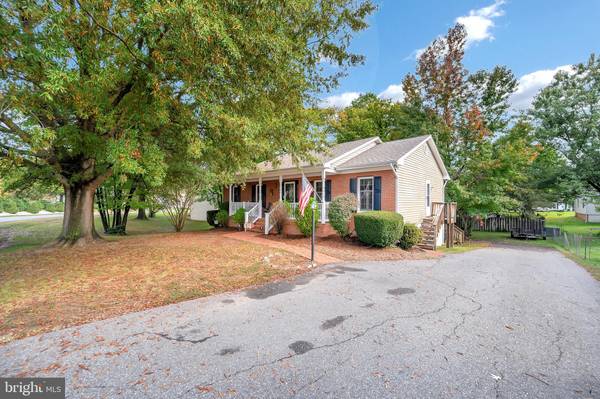 Fredericksburg, VA 22408,8 ENGLISH OAK CIR