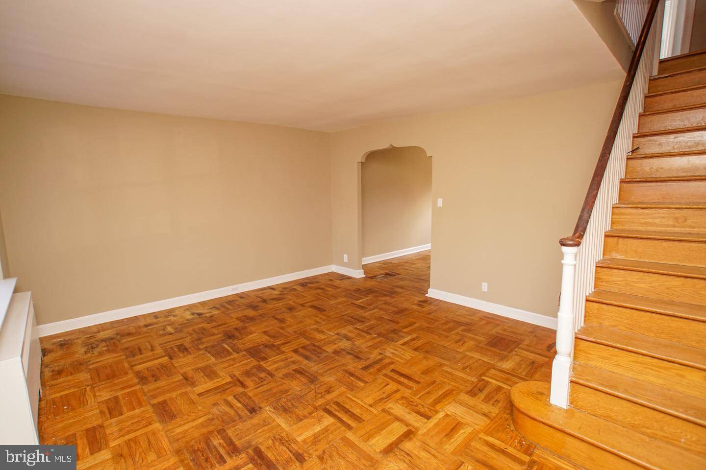 Philadelphia, PA 19135,6233 TACKAWANNA ST