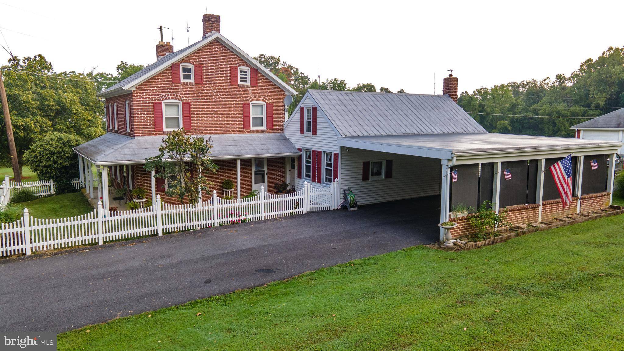 8667 ORCHARD RD, Spring Grove, PA 17362