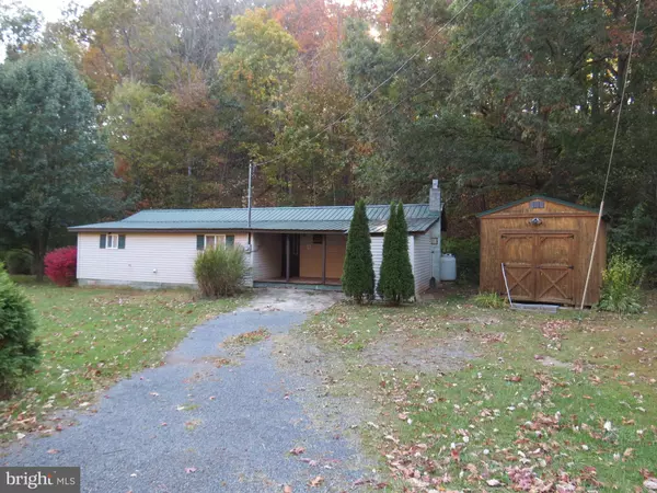 7493 MORGANTOWN ROAD, Maysville, WV 26833