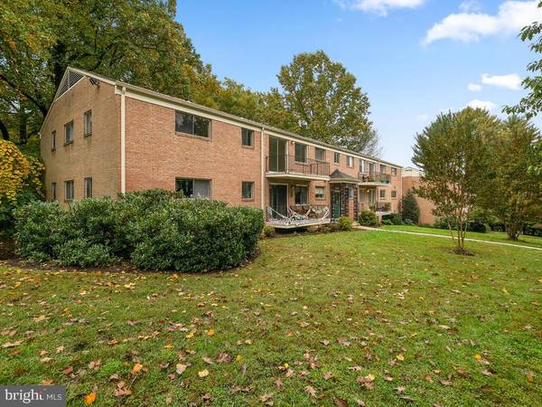 10512 WEYMOUTH ST #W-2, Bethesda, MD 20814