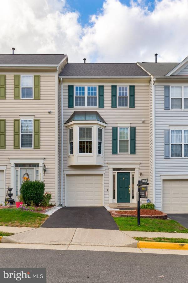 9443 BLACK HAWK CT, Manassas Park, VA 20111