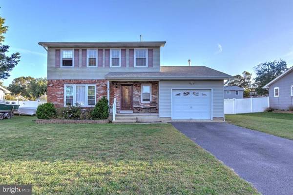 34 CARVER ST, Bayville, NJ 08721