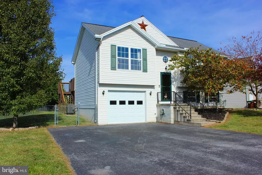 3769 MOUNTAIN SHADOW CIR, Fayetteville, PA 17222