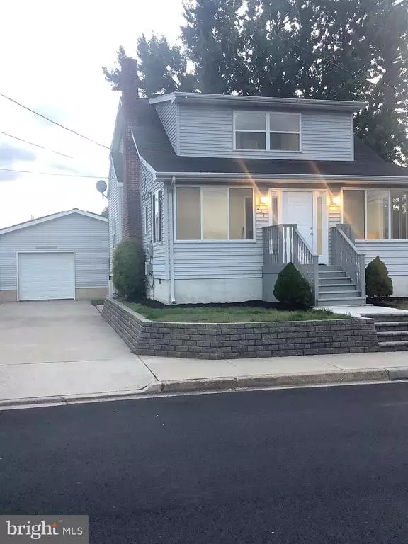 221 HIGHLAND AVE, Pennsville, NJ 08070