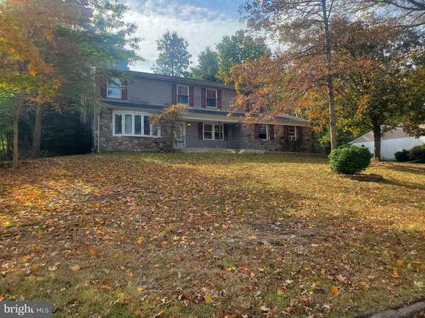 32 BUCK HILL DR, Southampton, PA 18966