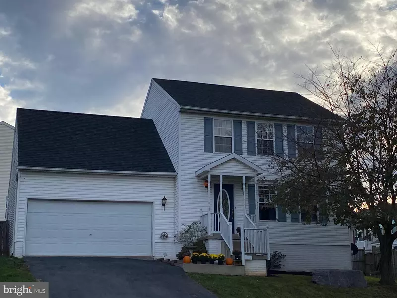 24 PORSCHE CIR, Martinsburg, WV 25404