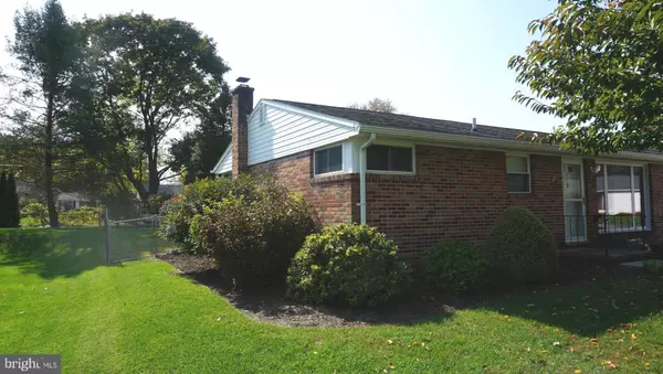 York, PA 17402,2434 CRYSTAL LN