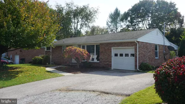 York, PA 17402,2434 CRYSTAL LN